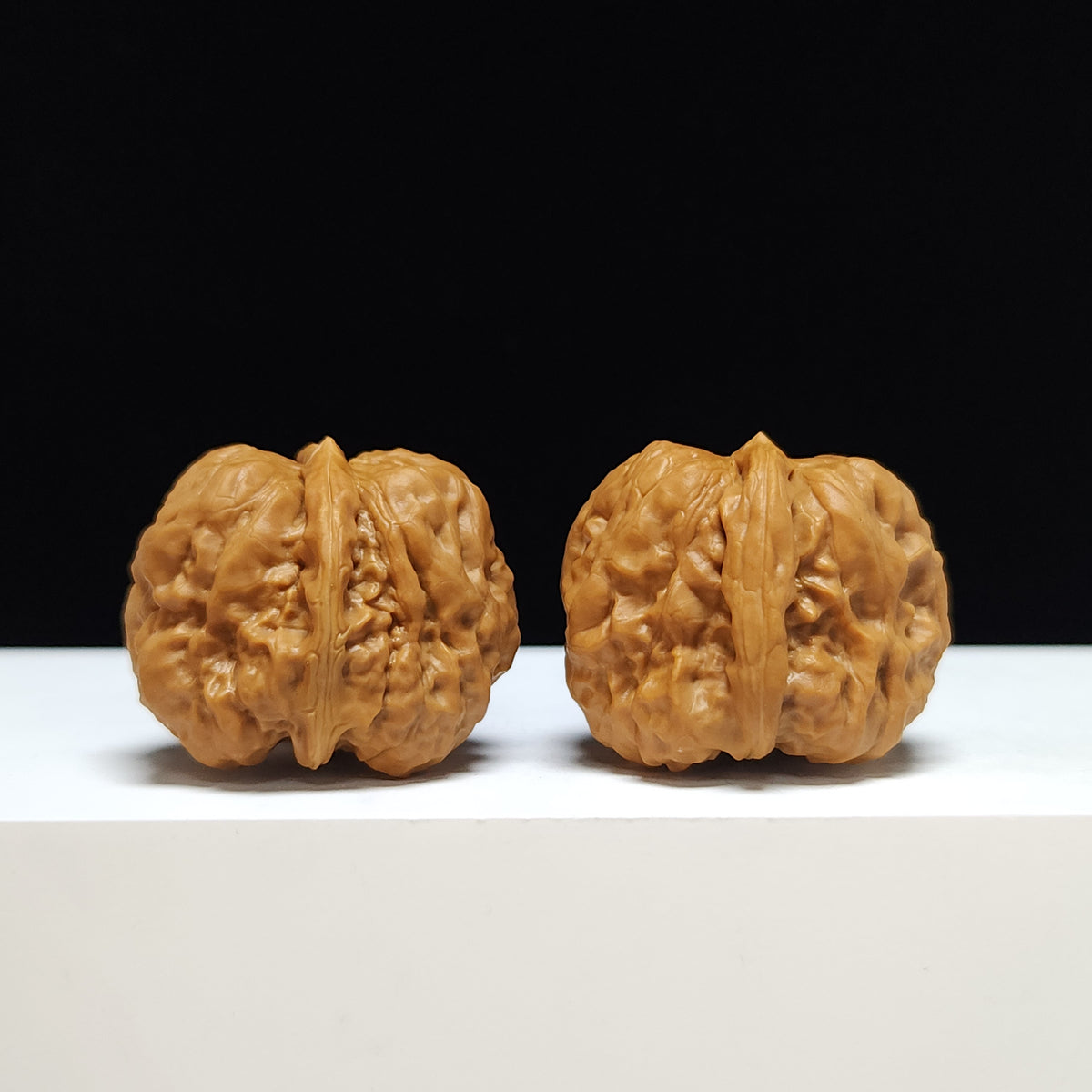 The "Crystal Frog" Shui Jing Wa Hand-Twister Pair | S-Grade Collector Tier | 33.0mm x 37.0mm | HMT-S-002356