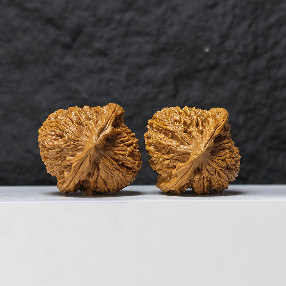 "Peach Heart Nan Jiang Shi Angel Wings" Tao Xin Nan Jiang Shi Tian Shi Zhi Yi NJS-SSS-001516 Masterpiece Wenwan Walnuts Pair | 44.0mm x 45.0mm | NJS-SSS-001516