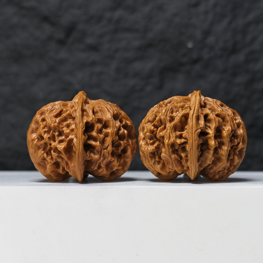 "Heaven and Earth Lord Guan's Hat" Tian Di Er Ye Mao GM-SSS-002511 Masterpiece Wenwan Walnuts Pair | 44.0mm x 45.0mm | GM-SSS-002511