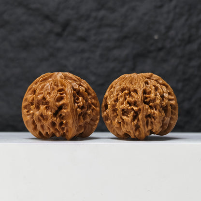 "Heaven and Earth Lord Guan's Hat" Tian Di Er Ye Mao GM-SSS-002511 Masterpiece Wenwan Walnuts Pair | 44.0mm x 45.0mm | GM-SSS-002511