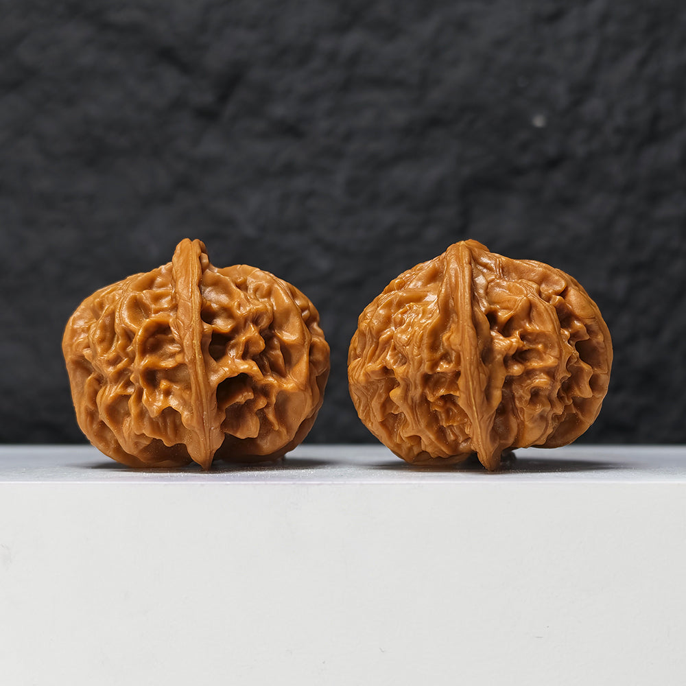 "Heaven and Earth Lord Guan's Hat" Tian Di Er Ye Mao GM-SS-002079 Masterpiece Wenwan Walnuts Pair | 46.0mm x 45.0mm | GM-SS-002079
