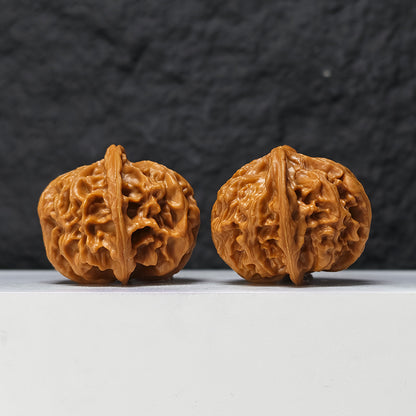 "Heaven and Earth Lord Guan's Hat" Tian Di Er Ye Mao GM-SS-002079 Masterpiece Wenwan Walnuts Pair | 46.0mm x 45.0mm | GM-SS-002079