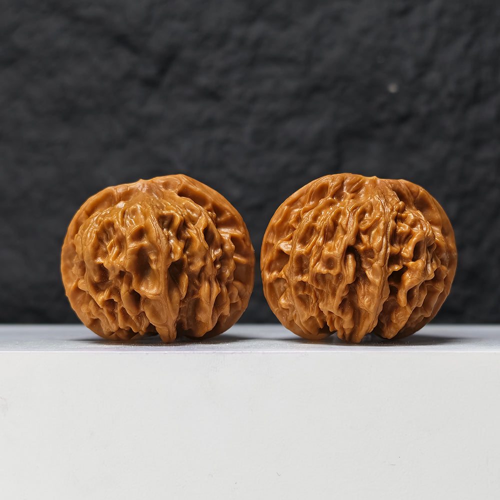 "Heaven and Earth Lord Guan's Hat" Tian Di Er Ye Mao GM-SS-002079 Masterpiece Wenwan Walnuts Pair | 46.0mm x 45.0mm | GM-SS-002079