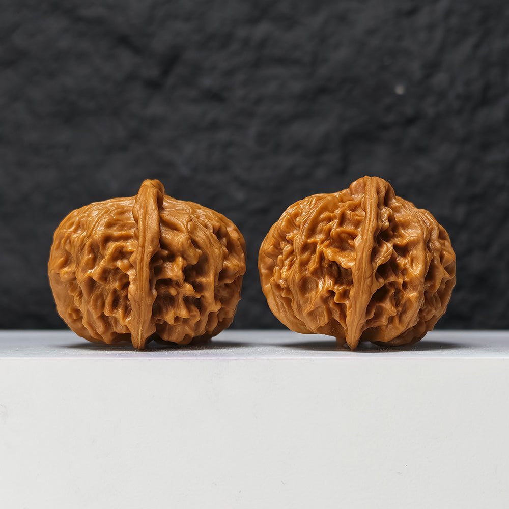 "Heaven and Earth Lord Guan's Hat" Tian Di Er Ye Mao GM-SS-002079 Masterpiece Wenwan Walnuts Pair | 46.0mm x 45.0mm | GM-SS-002079
