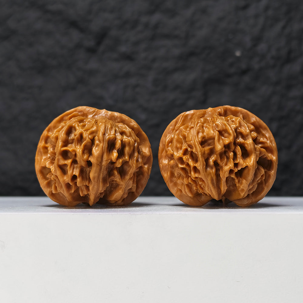 "Heaven and Earth Lord Guan's Hat" Tian Di Er Ye Mao GM-SS-002079 Masterpiece Wenwan Walnuts Pair | 46.0mm x 45.0mm | GM-SS-002079