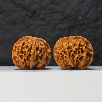 "Heaven and Earth Lord Guan's Hat" Tian Di Er Ye Mao GM-SS-002079 Masterpiece Wenwan Walnuts Pair | 46.0mm x 45.0mm | GM-SS-002079