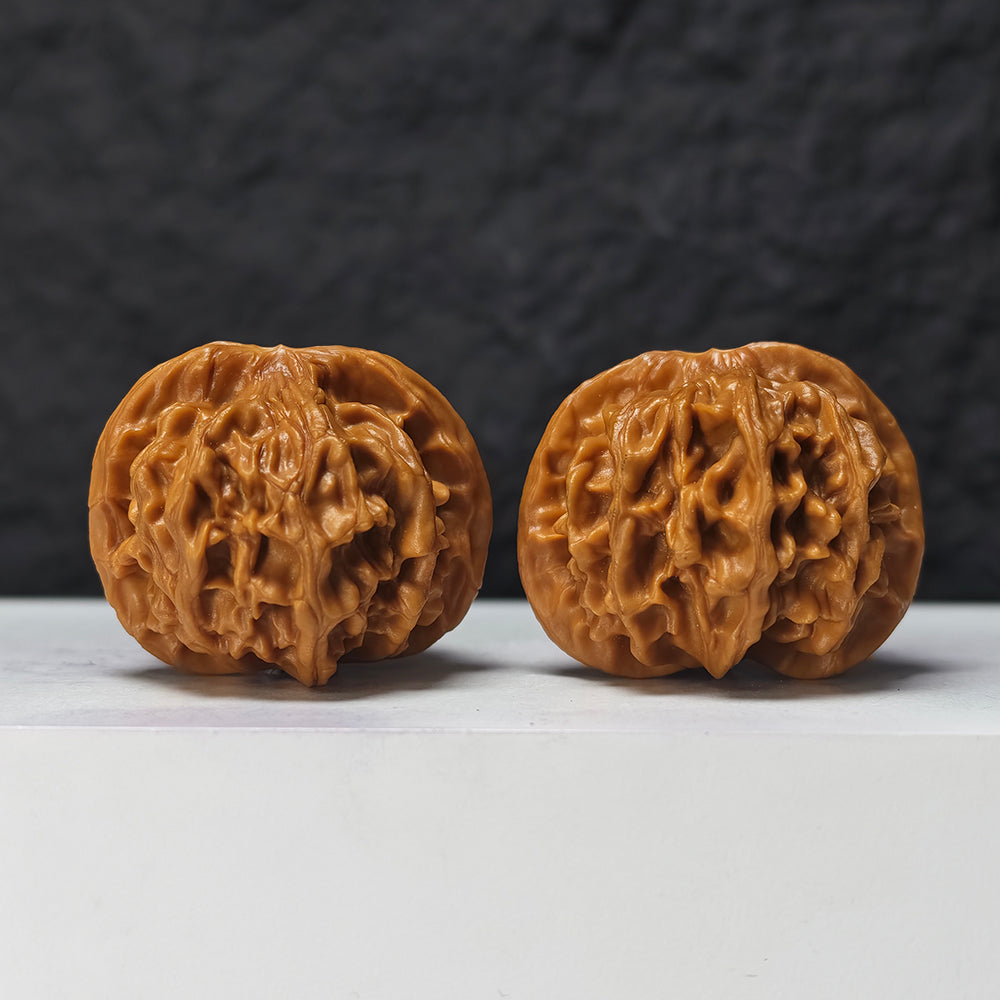 "Heaven and Earth Lord Guan's Hat" Tian Di Er Ye Mao GM-SS-004880 Masterpiece Wenwan Walnuts Pair | 44.0mm x 42.0mm | GM-SS-004880