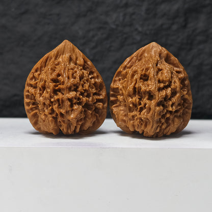"Peach Heart Concave Base Official's Hat" Tao Xin Ao Di Guan Mao GM-SSS-009896 Masterpiece Wenwan Walnuts Pair | 46.0mm x 44.0mm | GM-SSS-009896
