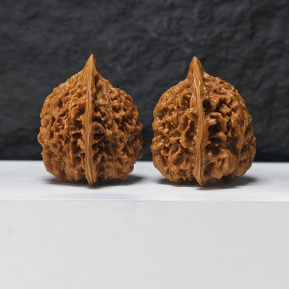 "Peach Heart Concave Base Official's Hat" Tao Xin Ao Di Guan Mao GM-SSS-009896 Masterpiece Wenwan Walnuts Pair | 46.0mm x 44.0mm | GM-SSS-009896