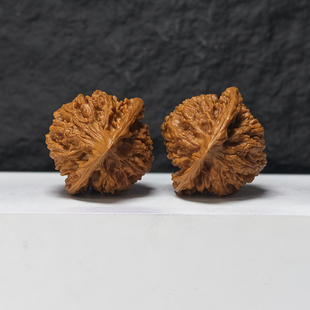 "Peach Heart Concave Base Official's Hat" Tao Xin Ao Di Guan Mao GM-SSS-009896 Masterpiece Wenwan Walnuts Pair | 46.0mm x 44.0mm | GM-SSS-009896