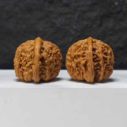 "Triangle White Lion" San Jiao Bai Shi Zi BSZ-SSS-002890 Masterpiece Wenwan Walnuts Pair | 44.0mm x 43.0mm | BSZ-SSS-002890