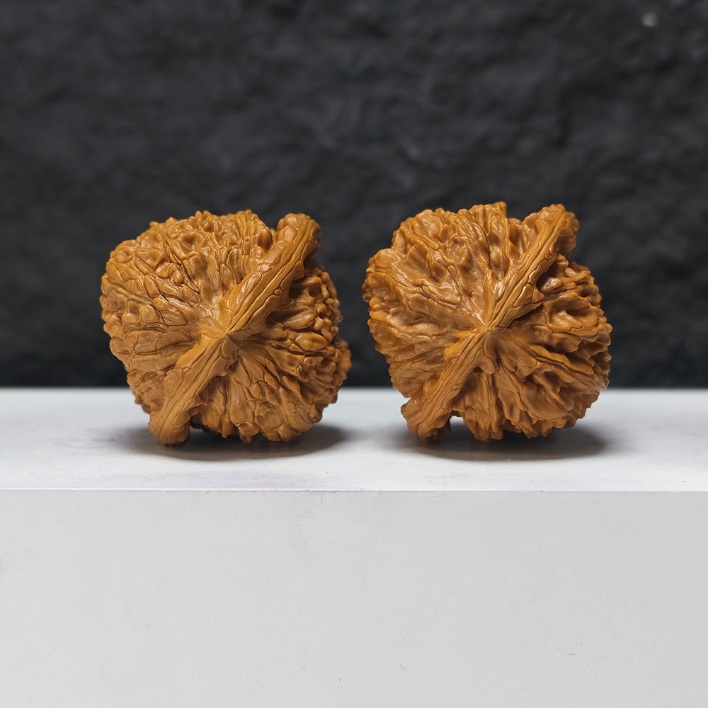 "Triangle White Lion" San Jiao Bai Shi Zi BSZ-SSS-002890 Masterpiece Wenwan Walnuts Pair | 44.0mm x 43.0mm | BSZ-SSS-002890