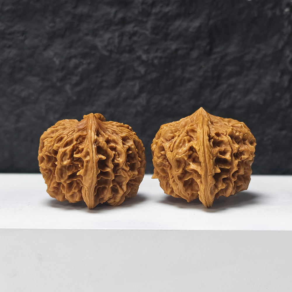 "Beijing Chicken Heart - Condor" Beijing Ji Xin Zuo Shan Diao YX-E-177921 Collector Wenwan Walnuts Pair | 47.0mm x 45.0mm | YX-E-177921