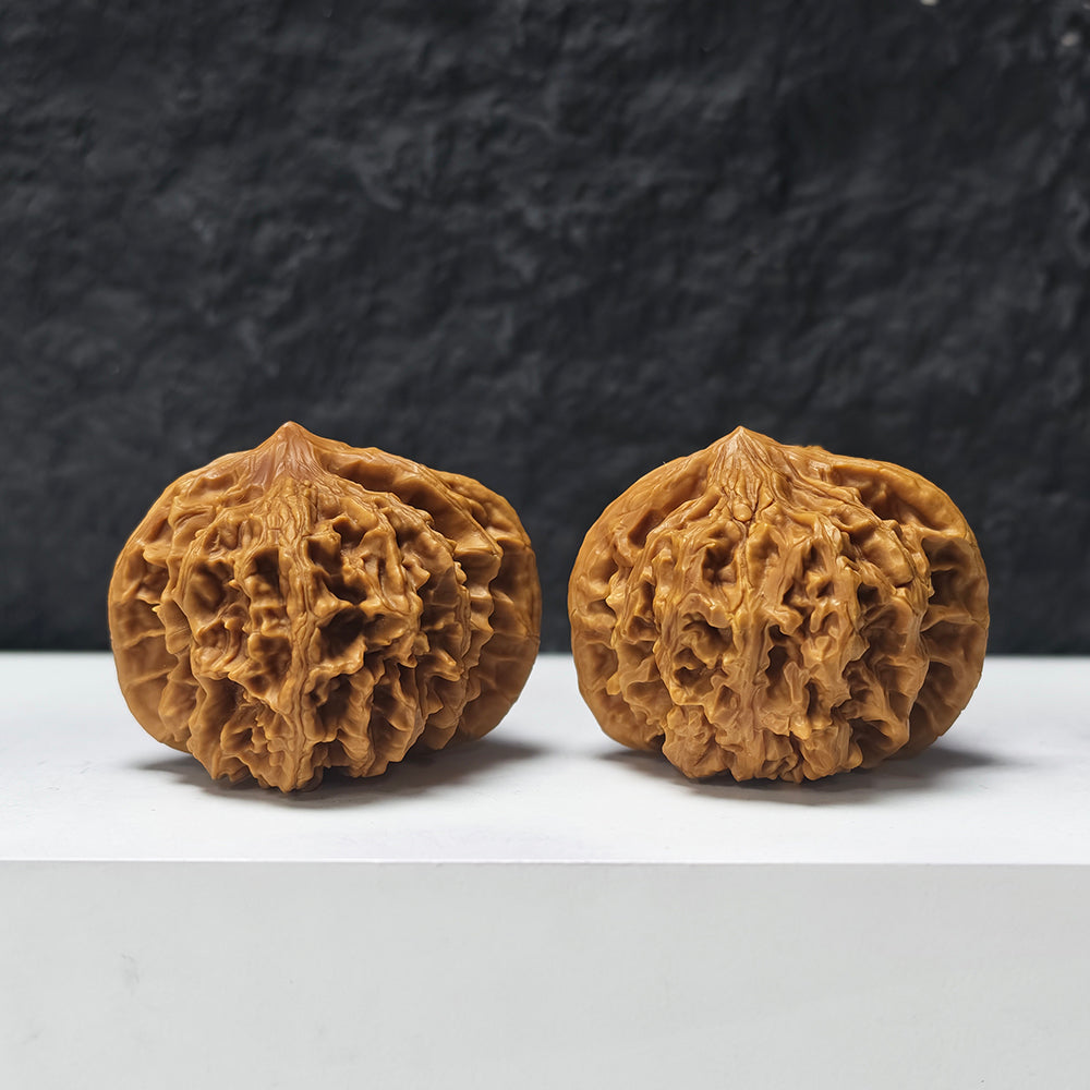 "Beijing Chicken Heart - Condor" Beijing Ji Xin Zuo Shan Diao YX-E-177921 Collector Wenwan Walnuts Pair | 47.0mm x 45.0mm | YX-E-177921