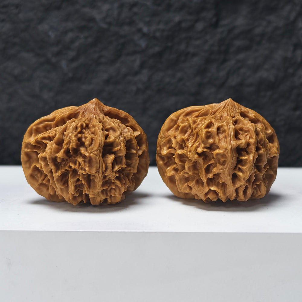 "Beijing Chicken Heart - Condor" Beijing Ji Xin Zuo Shan Diao YX-E-177921 Collector Wenwan Walnuts Pair | 47.0mm x 45.0mm | YX-E-177921