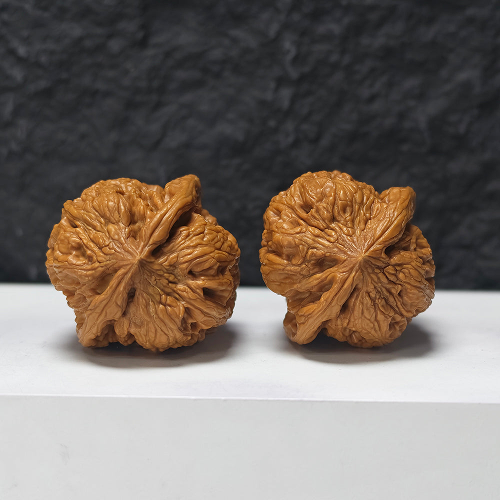 "North China General's Shoulders - Condor" Hua Bei Jiang Jun Pang Zuo Shan Diao YX-E-176907 Collector Wenwan Walnuts Pair | 42.0mm x 42.0mm | YX-E-176907