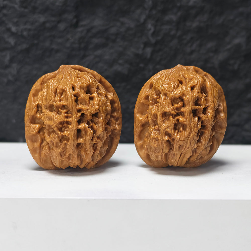 "North China General's Shoulders - Condor" Hua Bei Jiang Jun Pang Zuo Shan Diao YX-E-176907 Collector Wenwan Walnuts Pair | 42.0mm x 42.0mm | YX-E-176907