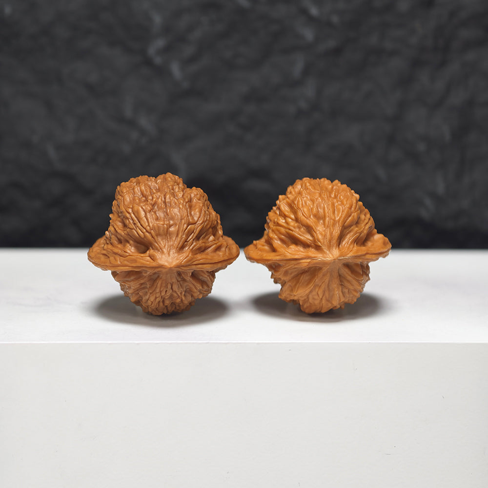 "Petite Beijing Scholar Hat" Xiu Zhen Jing Gong Zi Mao GZM-SS-001926 Masterpiece Wenwan Walnuts Pair | 33.0mm x 30.0mm | GZM-SS-001926