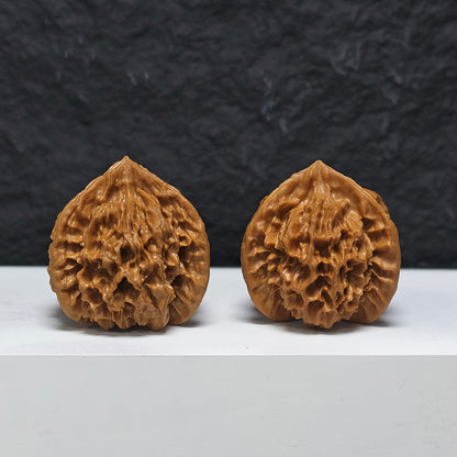"Dragon Scale Pattern Three-Ridge Mercedes"ng Lin San Leng Ben YX-E-172876 Collector Wenwan Walnuts Pair | 45.0mm x 45.0mm | YX-E-172876