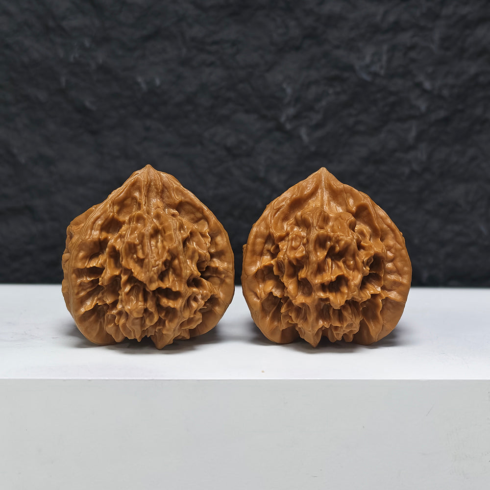 "Dragon Scale Pattern Three-Ridge Mercedes"ng Lin San Leng Ben YX-E-172876 Collector Wenwan Walnuts Pair | 45.0mm x 45.0mm | YX-E-172876