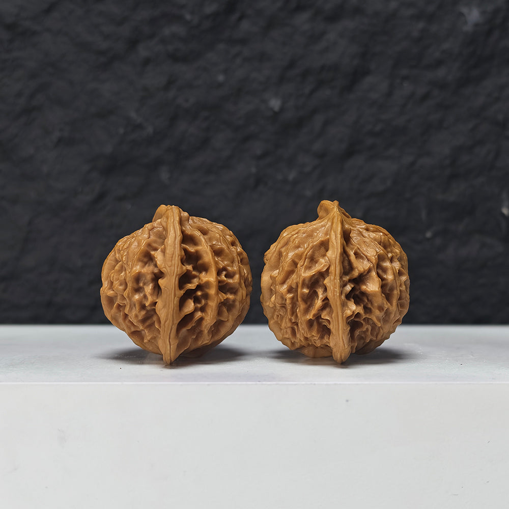 "Qin Gong Zi" Qin Gong Zi Classic Broad-Wing Flat-Base Wenwan Walnuts Pair | 40.0mm x 35.0mm | QGZ-A-006977