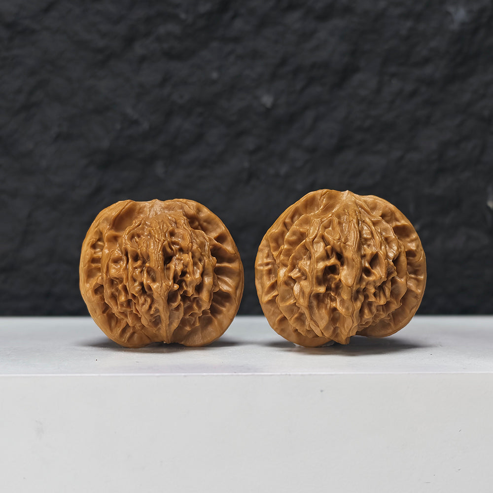 "Qin Gong Zi" Qin Gong Zi Classic Broad-Wing Flat-Base Wenwan Walnuts Pair | 40.0mm x 35.0mm | QGZ-A-006977