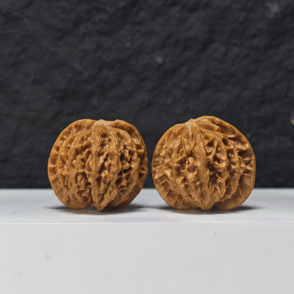 "Qin Gong Zi" Qin Gong Zi Classic Broad-Wing Flat-Base Wenwan Walnuts Pair | 40.0mm x 35.0mm | QGZ-A-006977