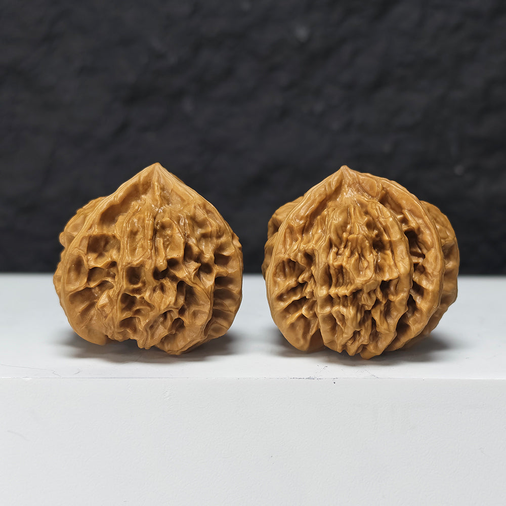 "Imperial Three-Ridge Dun" Di Wang Three-Ridge Dun Collector Wenwan Walnuts Pair | 39.0mm x 43.0mm | YX-E-041438